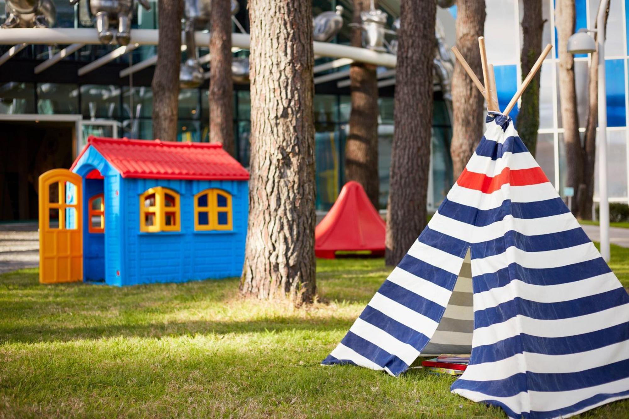 Paragraph Resort & Spa Shekvetili, Autograph Collection Eksteriør billede Children's play area