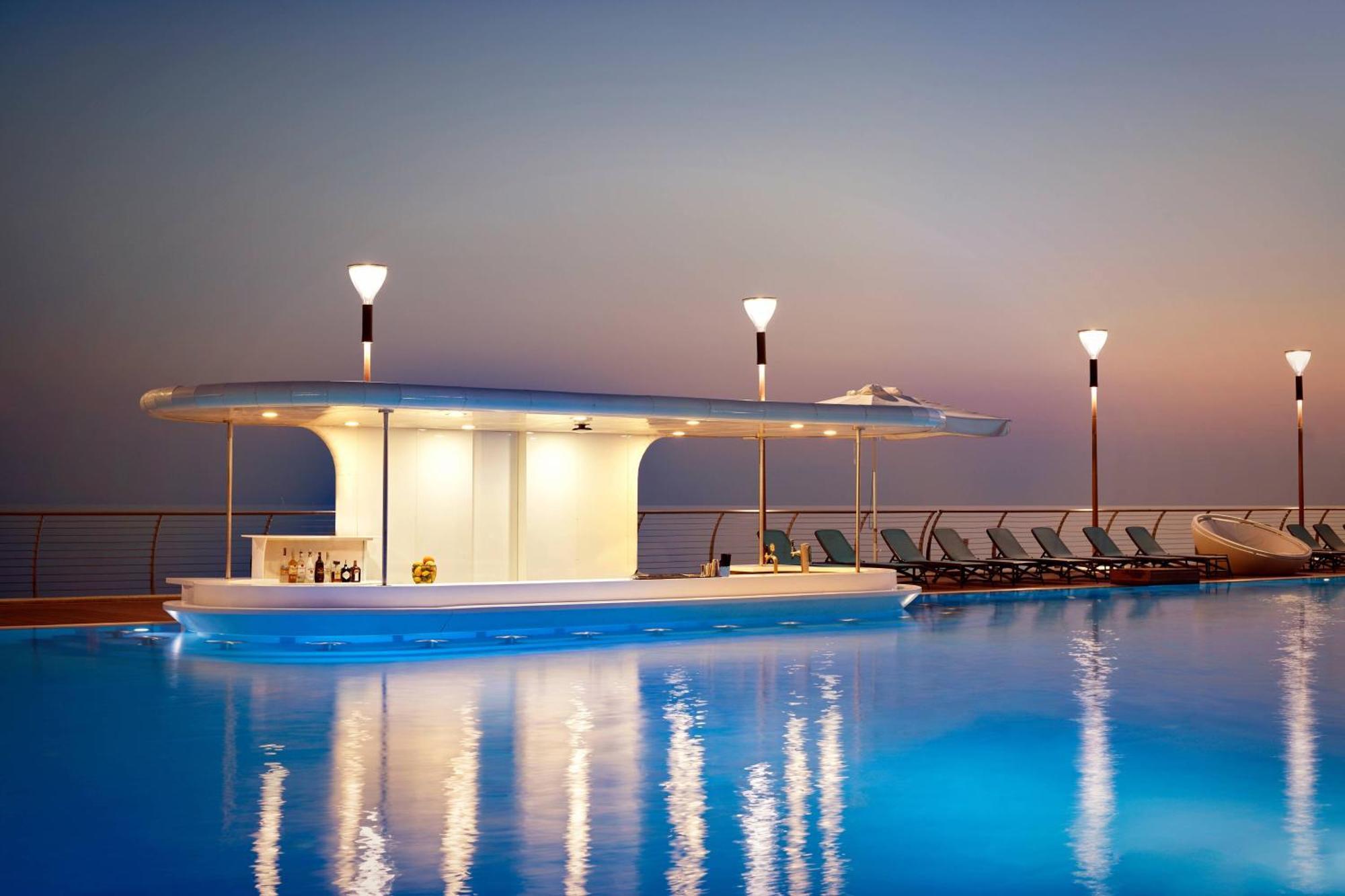 Paragraph Resort & Spa Shekvetili, Autograph Collection Eksteriør billede The pool at the Sky Bar