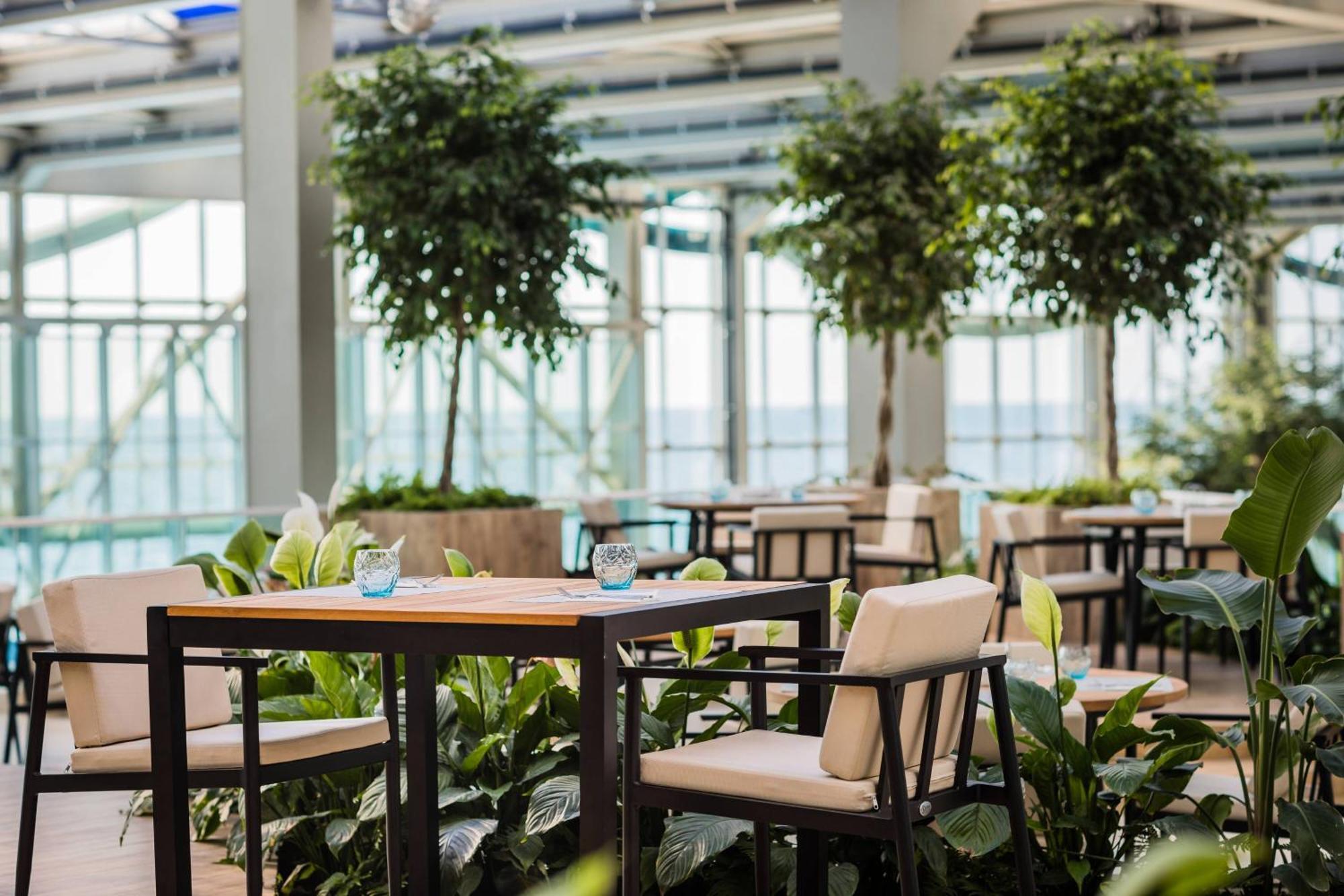 Paragraph Resort & Spa Shekvetili, Autograph Collection Eksteriør billede The interior of the Sky Garden