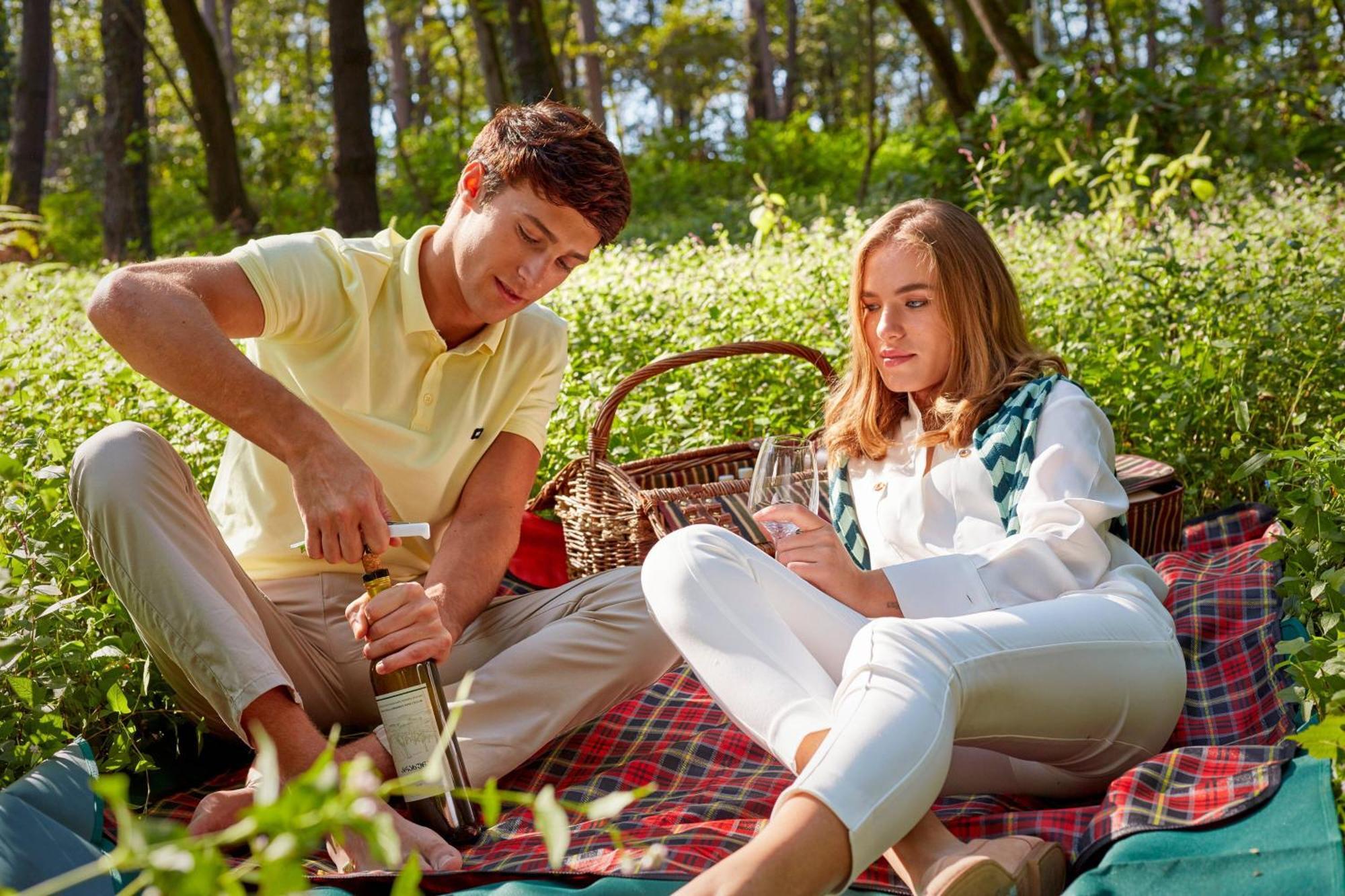 Paragraph Resort & Spa Shekvetili, Autograph Collection Eksteriør billede A picnic in the woods