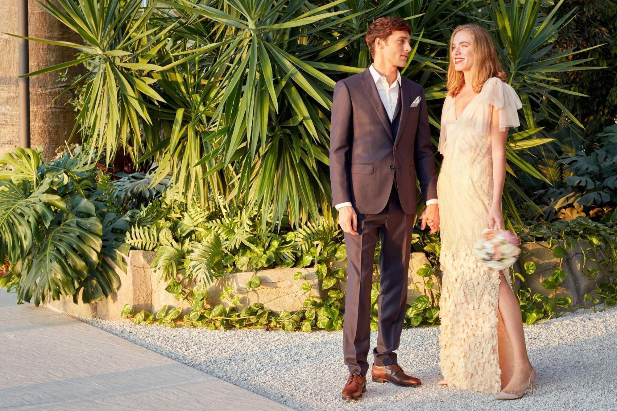 Paragraph Resort & Spa Shekvetili, Autograph Collection Eksteriør billede Wedding couple